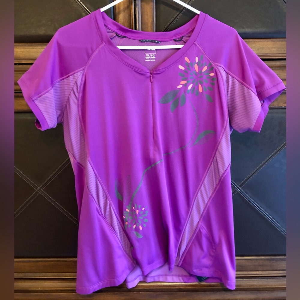 Women’s North Face quarter zip athletic top size XL